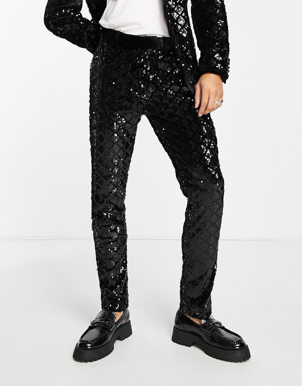 

Костюмные брюки скинни с ромбовидными пайетками ASOS DESIGN