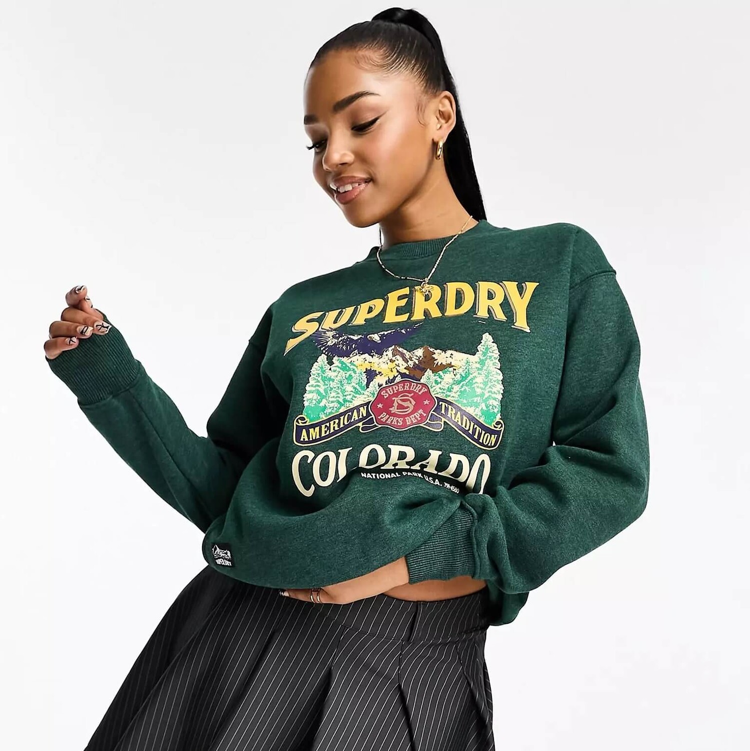 

Толстовка Superdry Travel Souvenir Graphic Crew Neck, темно-зеленый