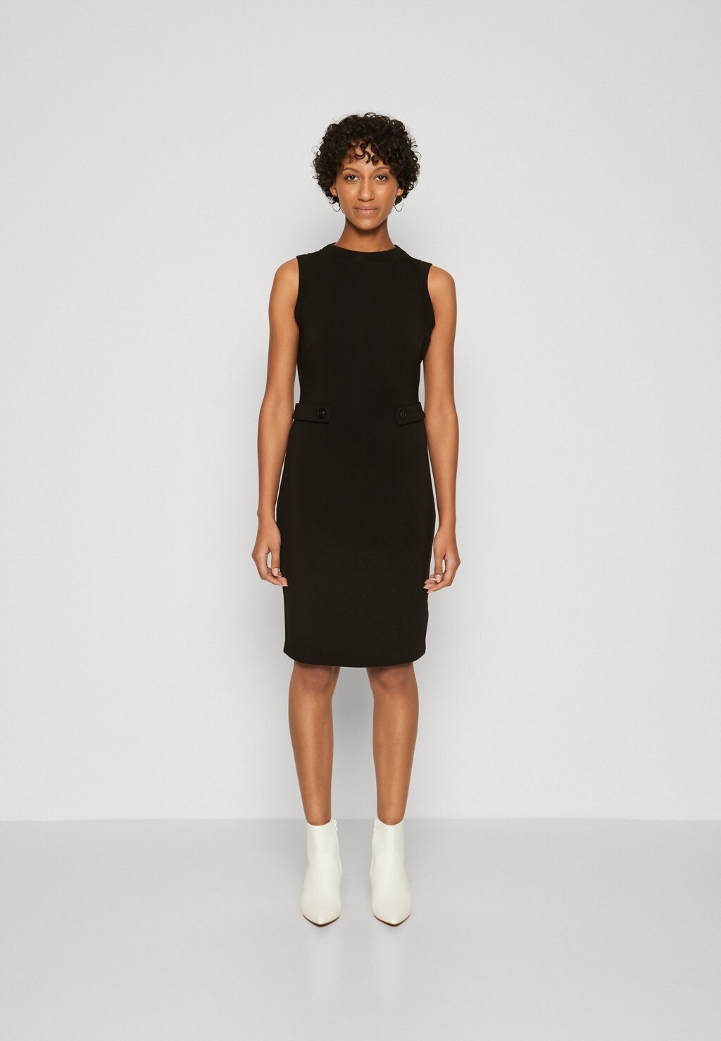

Платье-футляр Bodycon Guess, цвет jet black
