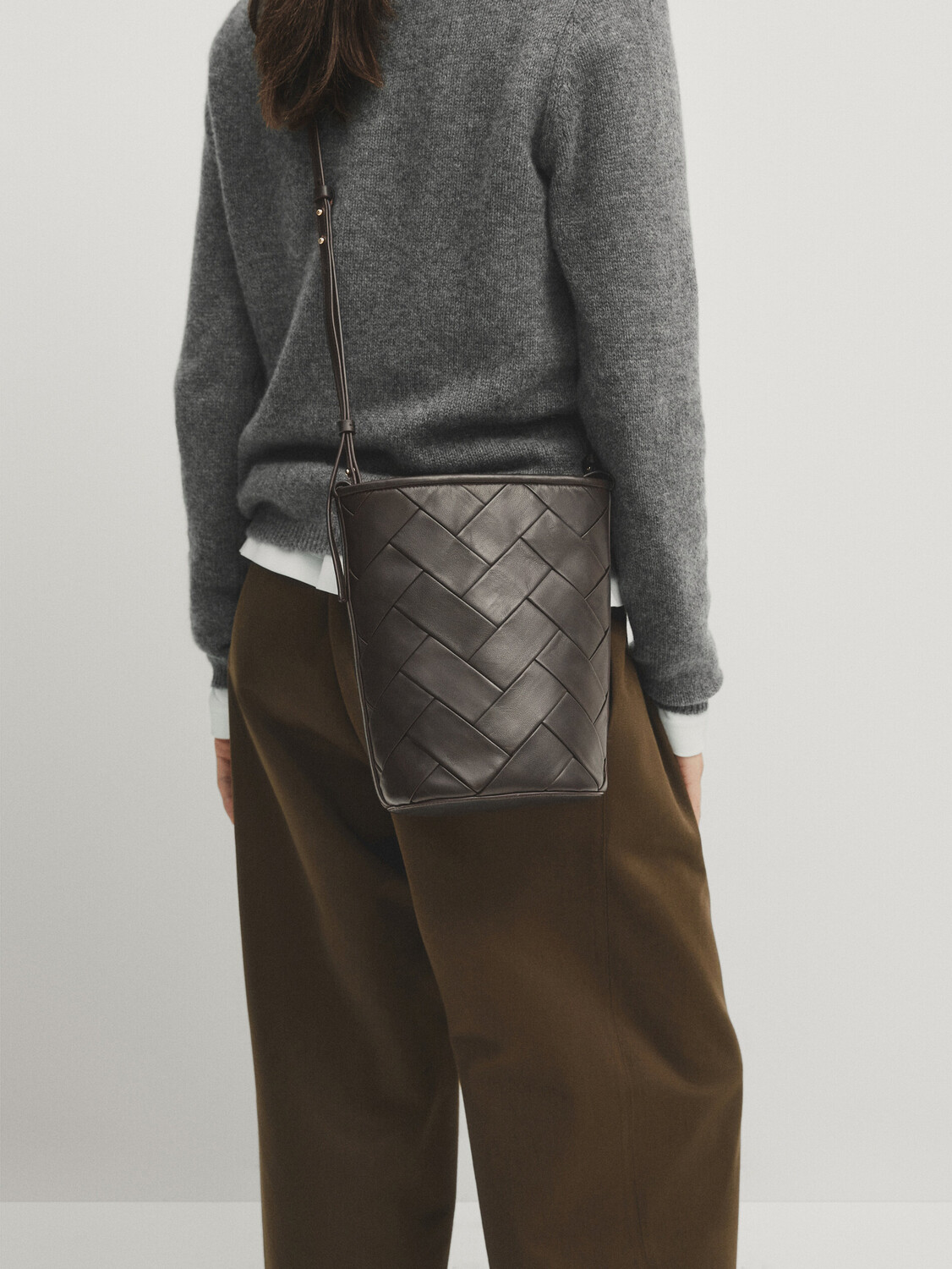 

Сумка Massimo Dutti Woven Nappa Leather Bucket, коричневый