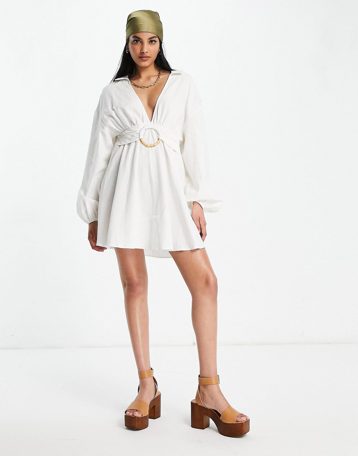 

Белое льняное платье мини с глубоким вырезом и кольцом ASOS DESIGN, Белый