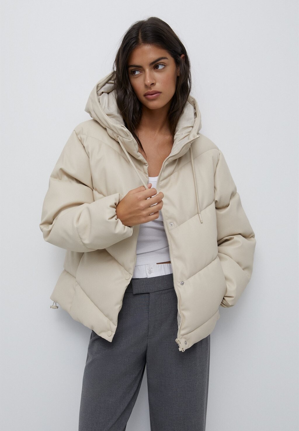 

Зимняя куртка Puffer PULL&BEAR, бежевый