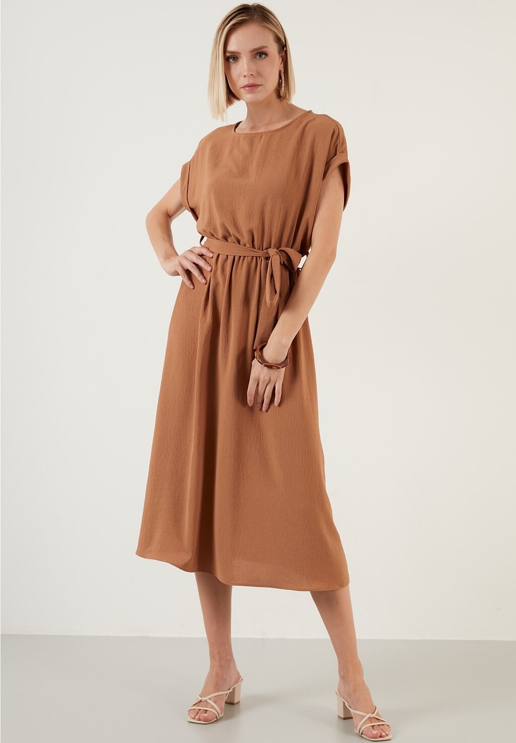 

Летнее платье LELA, коричневый