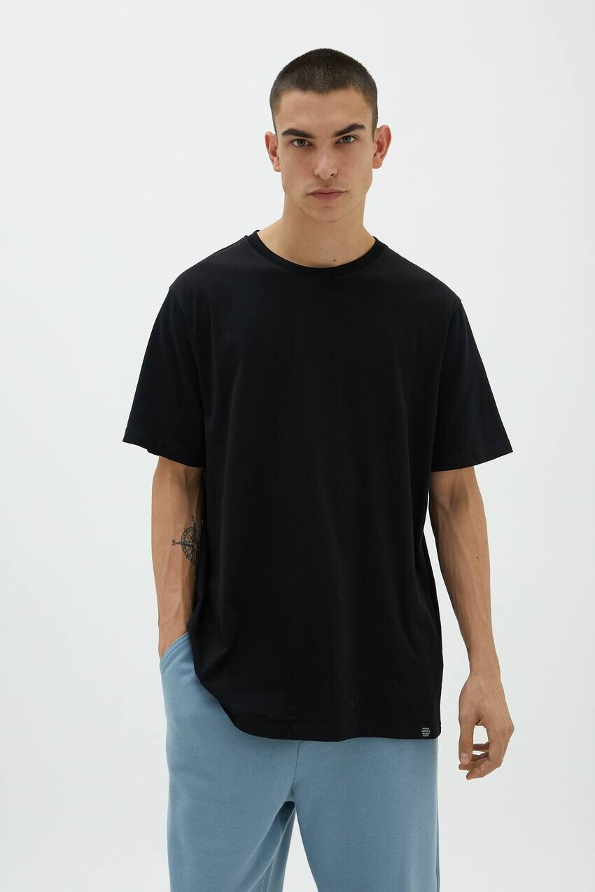 

3 комплекта базовых футболок Pull&Bear, военно-морской
