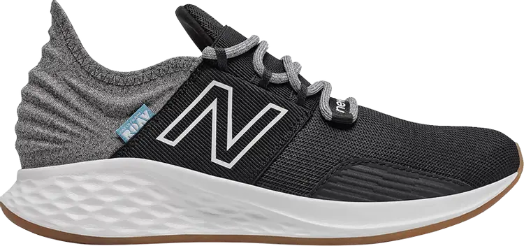 

Кроссовки New Balance Fresh Foam Roav Big Kid Wide 'Tee Shirt - Black Light Aluminum', черный
