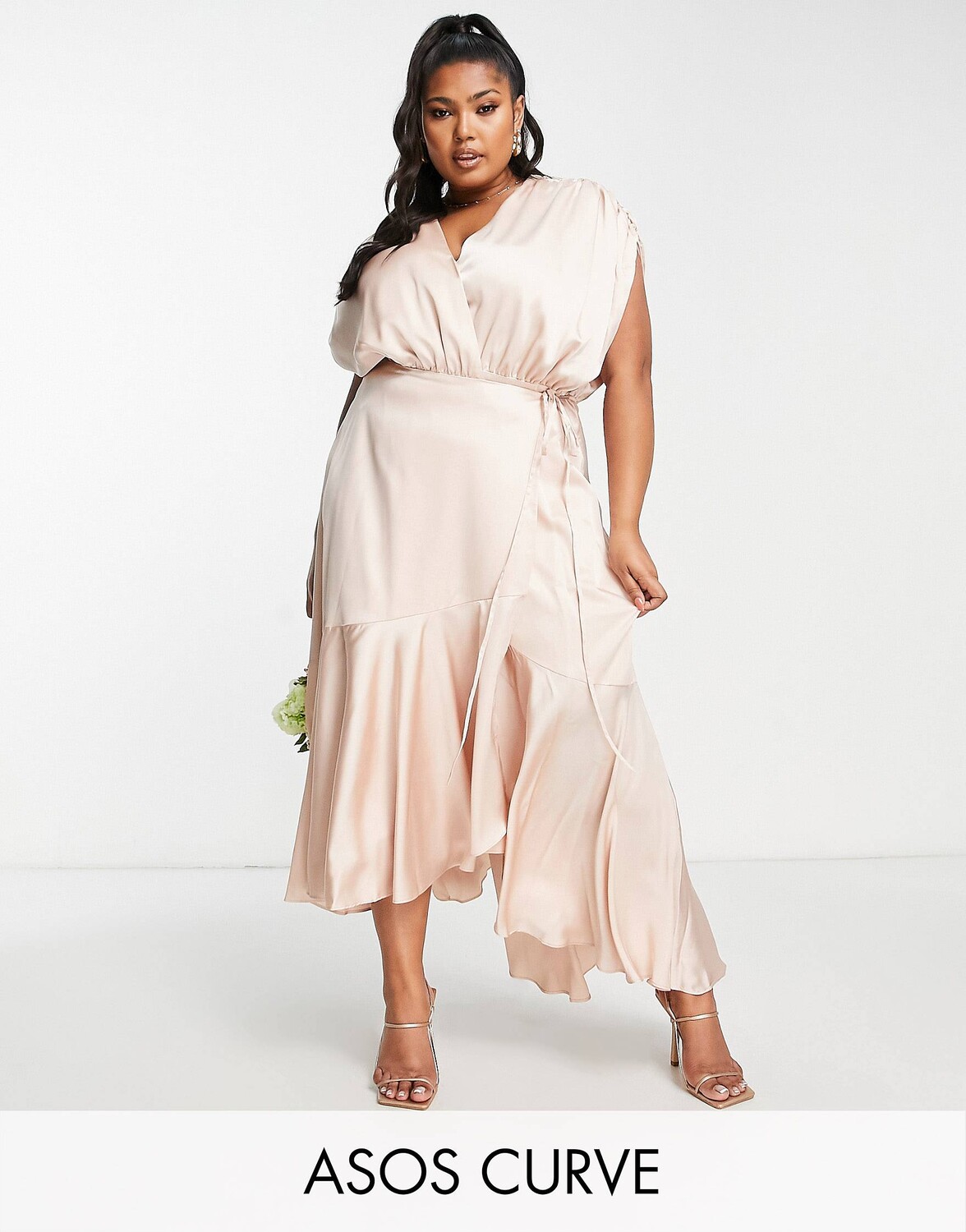 

Розовое атласное платье миди с вырезом и рюшами ASOS EDITION Curve