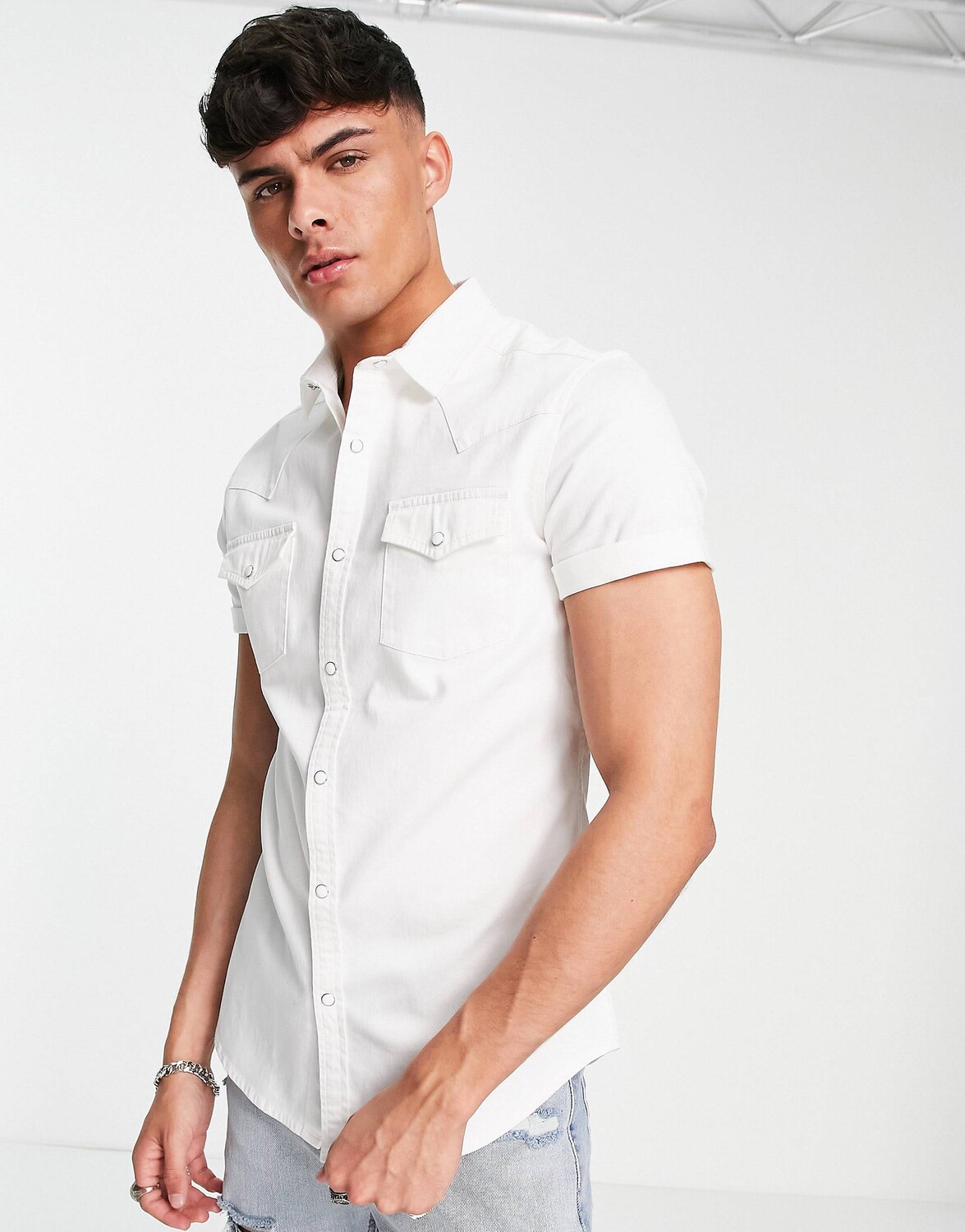

Белая джинсовая рубашка скинни в стиле вестерн ASOS DESIGN