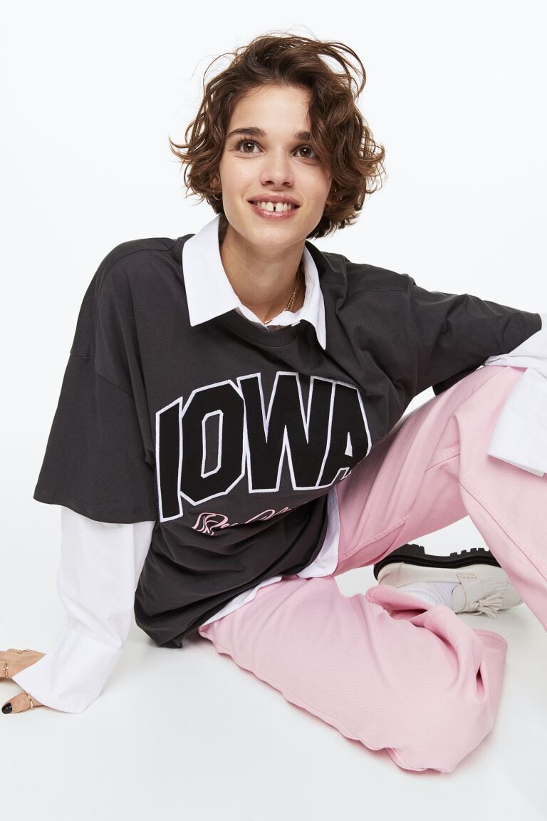 

Футболка оверсайз с принтом H&M, черный/айова