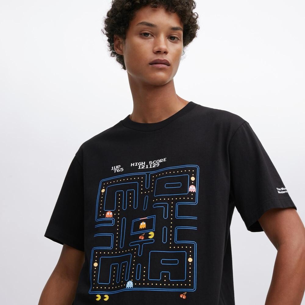 

Футболка с принтом унисекс Uniqlo, черный