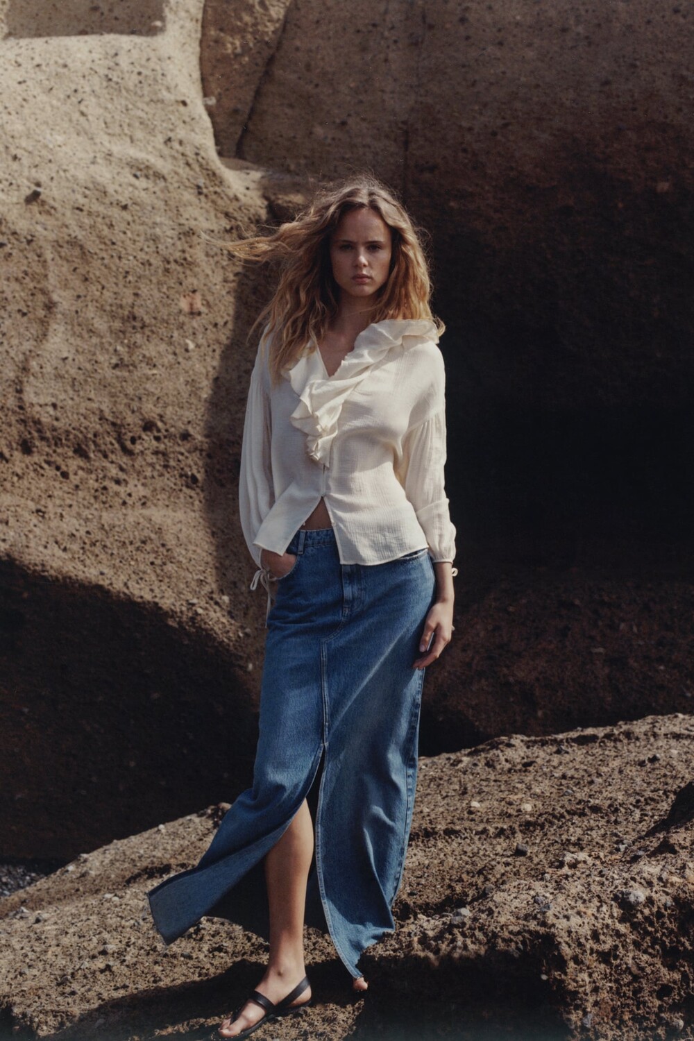 

Романтическая блузка с волонами ZARA, экру