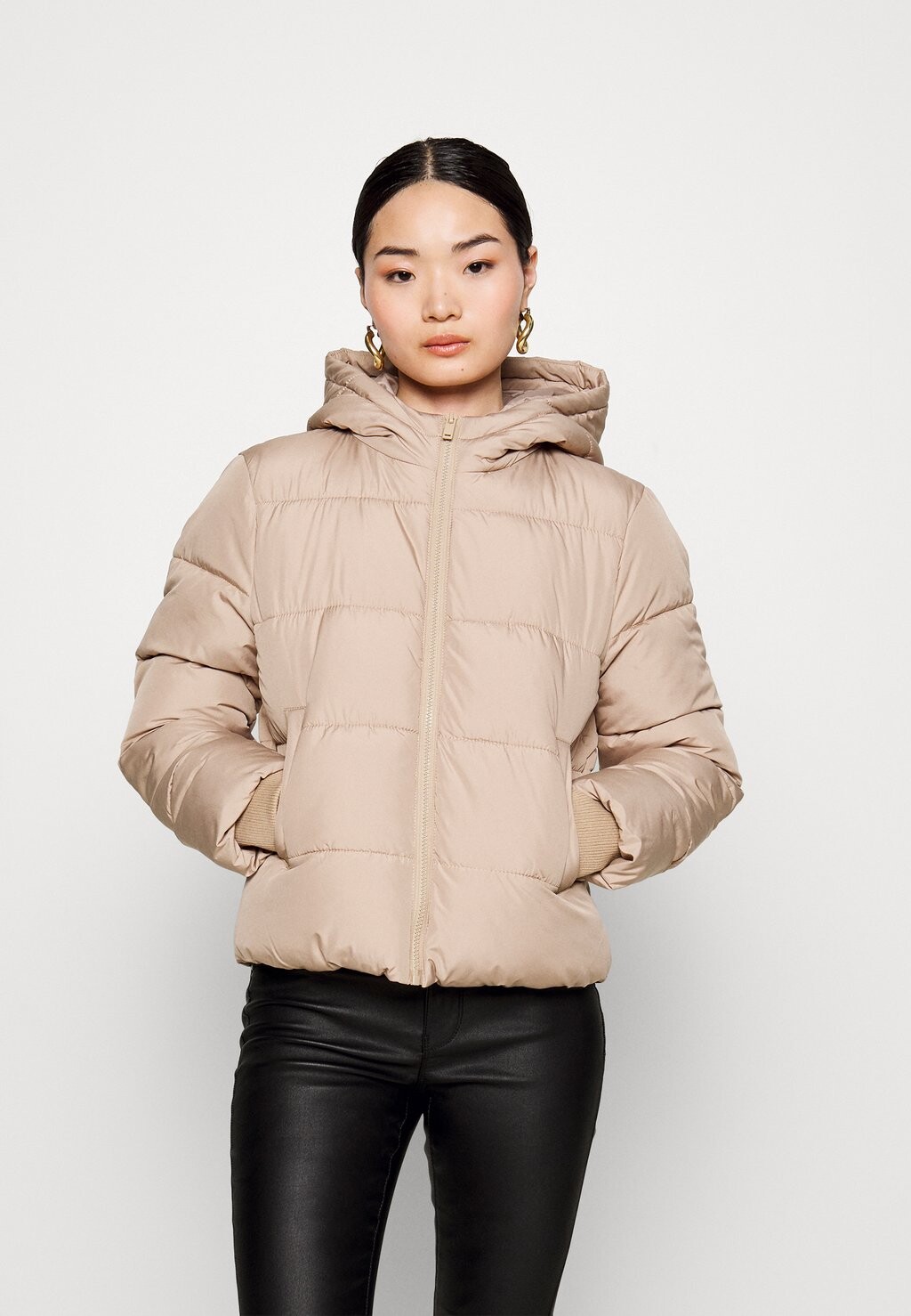 

Зимняя куртка Pieces Petite PCBEE NEW SHORT PUFFER JACKET, бежевый