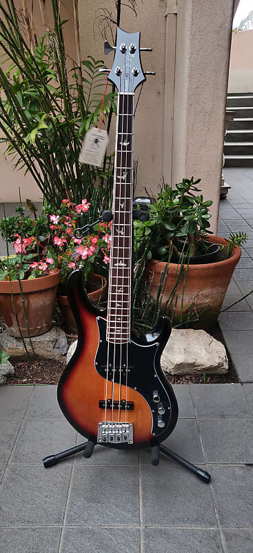 

PRS SE Kestrel Bass 2021 Трехцветный солнечный луч