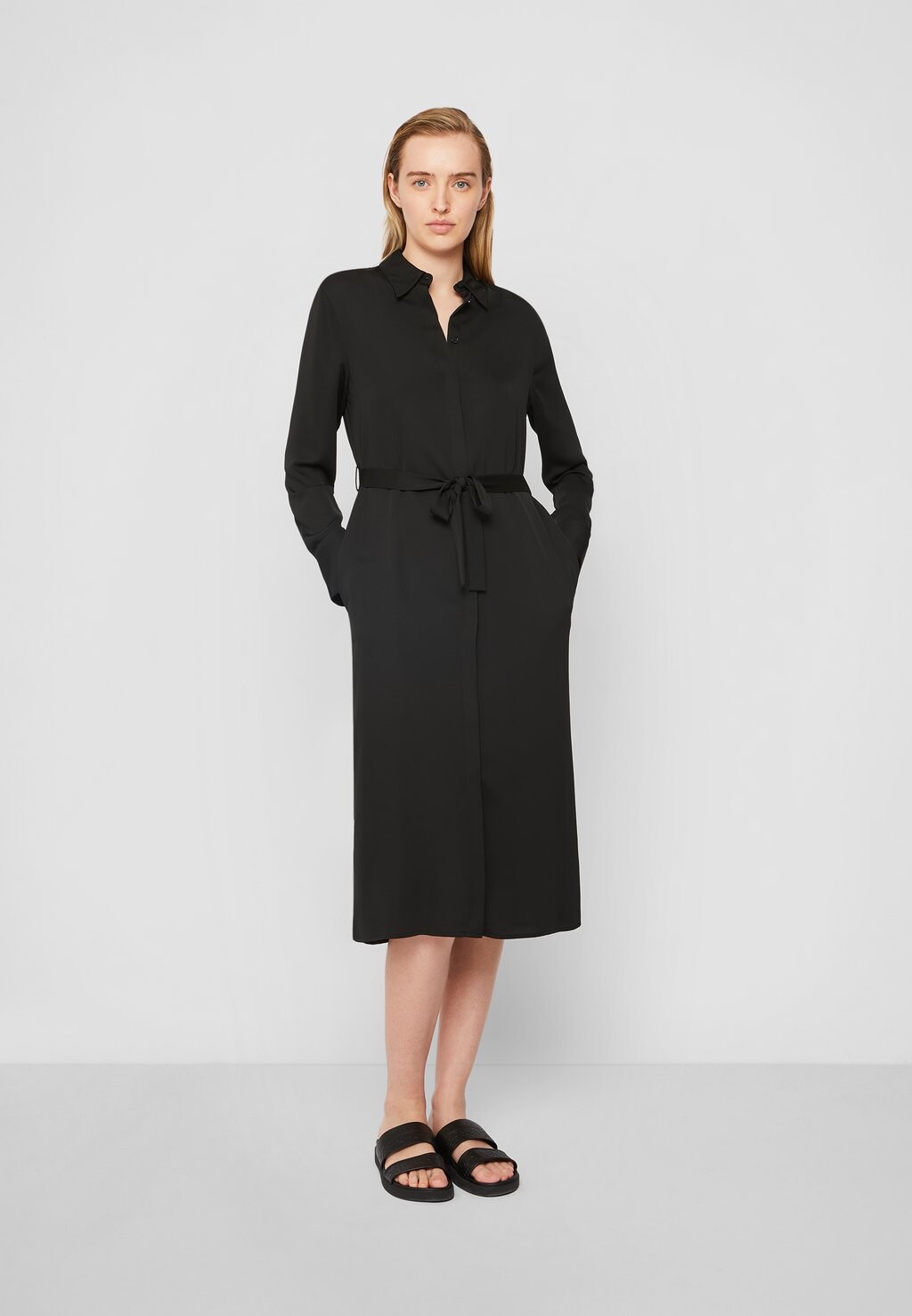 

Повседневное платье Calvin Klein, черный