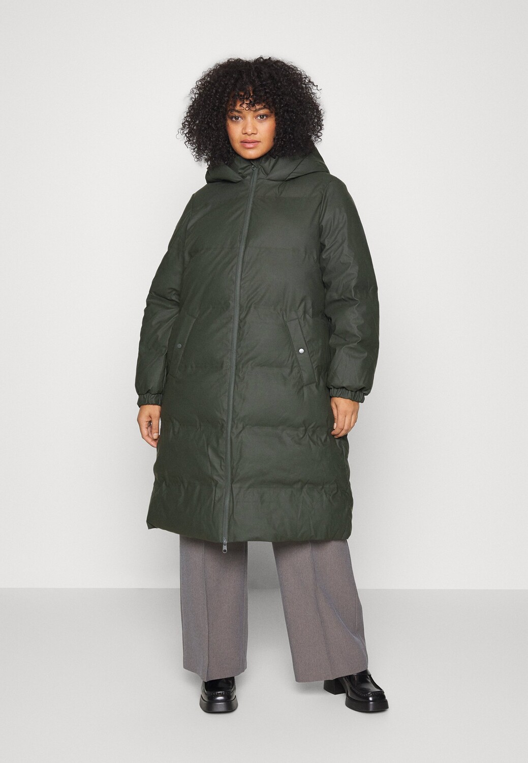 

Пальто классическое Vero Moda Curve, темно-зеленый