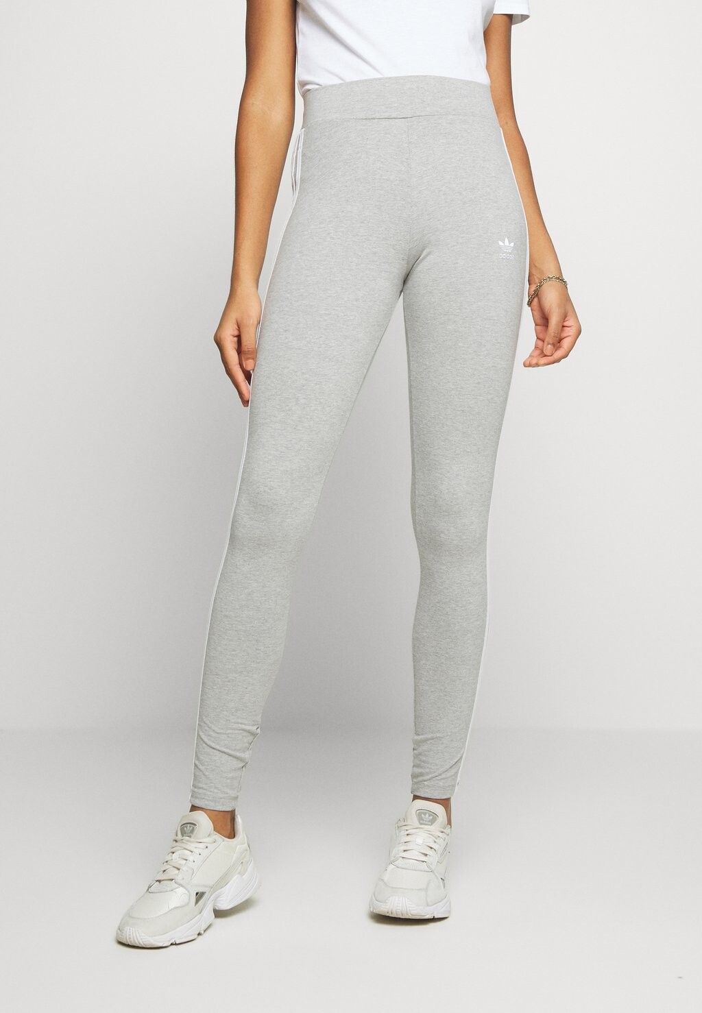 

Брюки ADICOLOR 3STRIPES SPORT INSPIRED TIGHTS, Leggingek adidas, пестрый серый