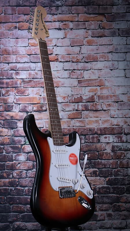 

Squier Affinity Series Stratocaster, 3 цвета Sunburst Fender