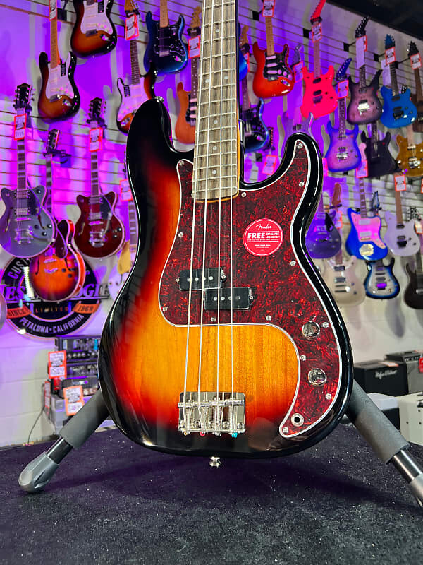 

Гитара Squier Classic Vibe '60s Precision Bass, солнечные лучи