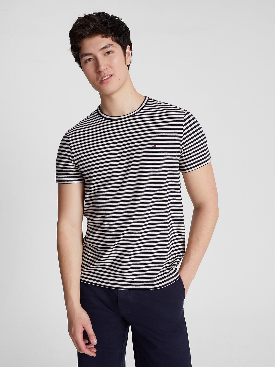 

Футболка Tommy Hilfiger Striped Cotton Linen, темно-синий/белый