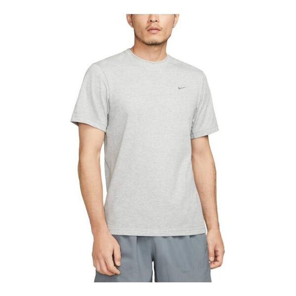 

Футболка Nike Dri-FIT Primary Training Tee DV9832-097, серый