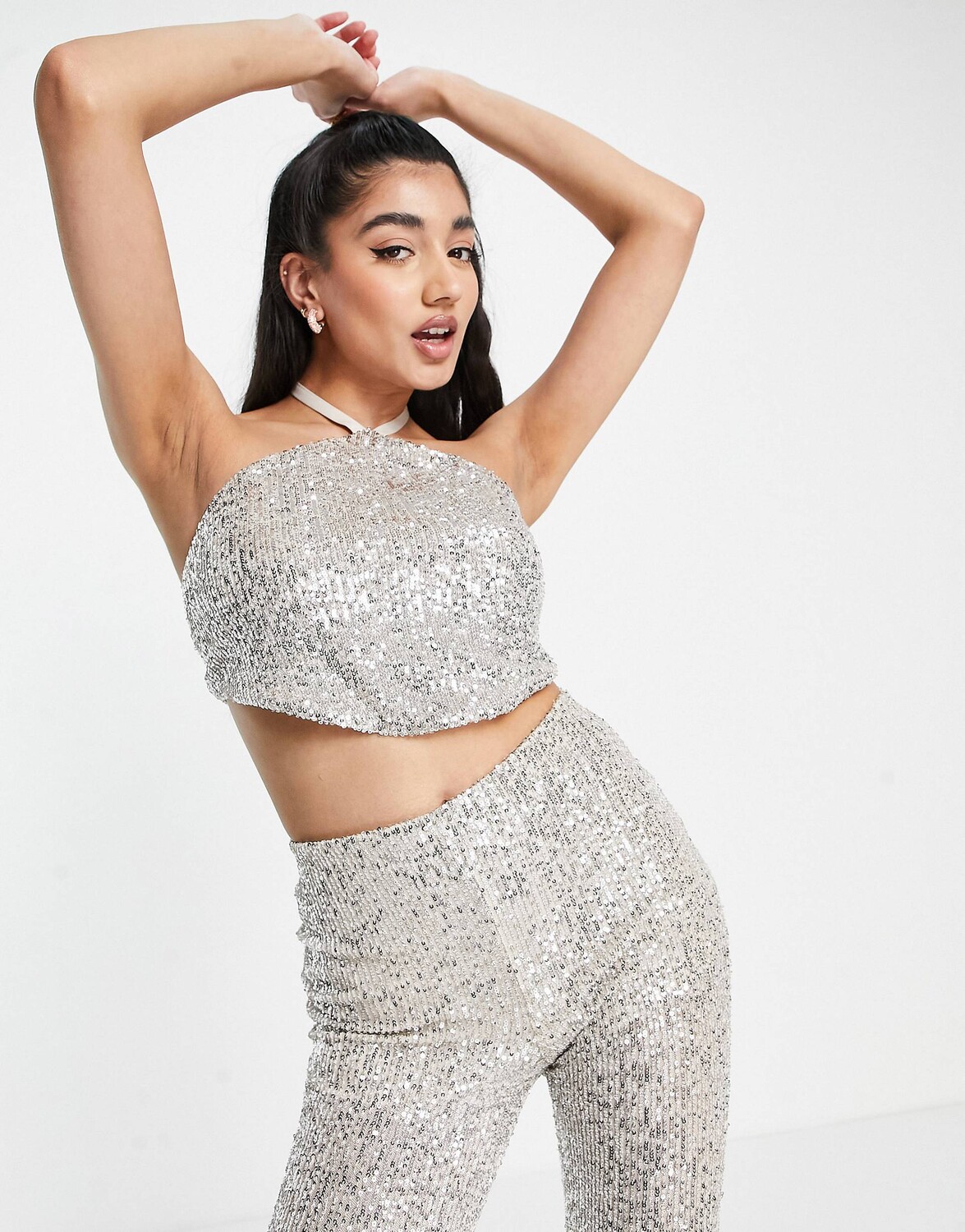 

укороченный топ Miss Selfridge с платком на шее и пайетками