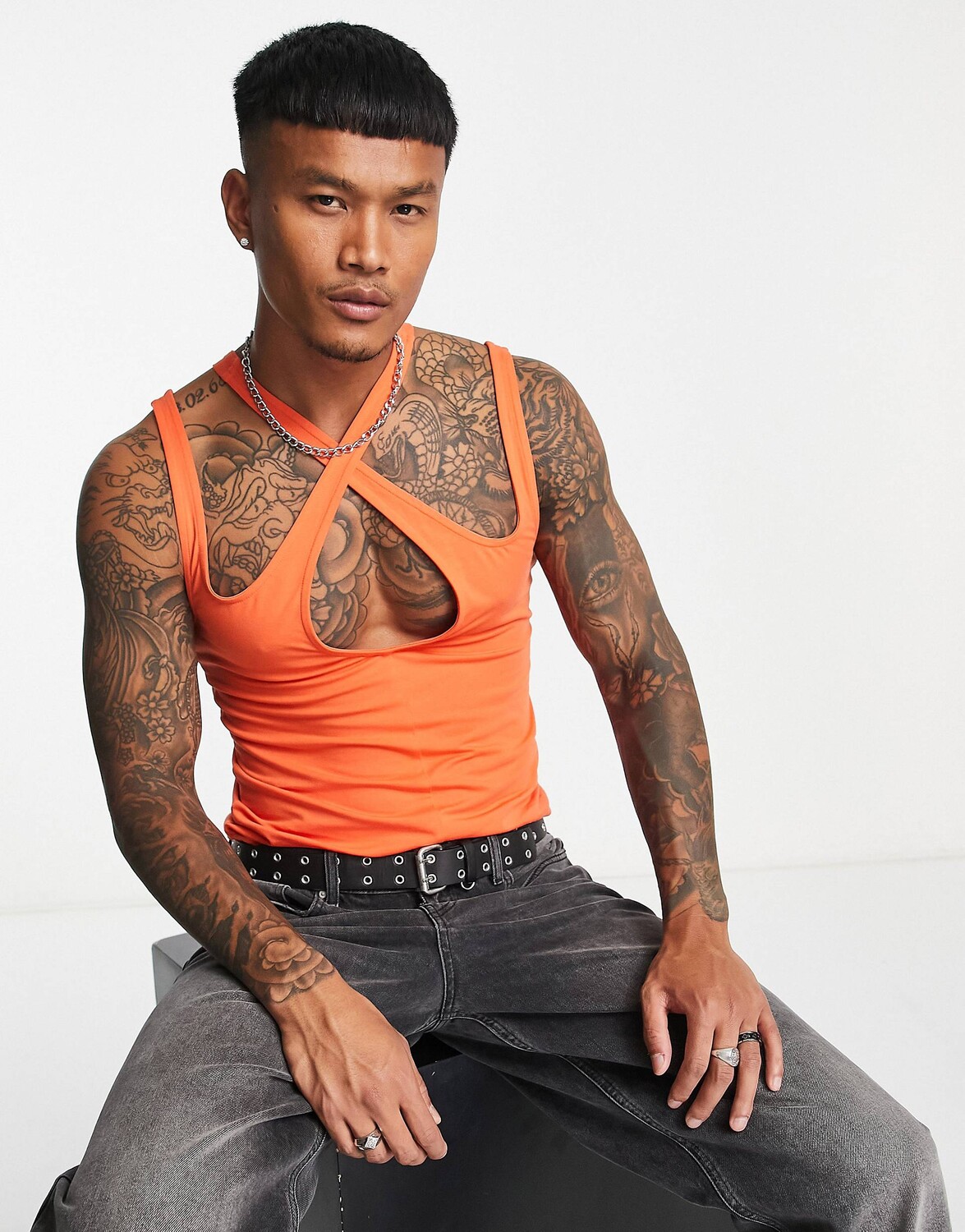 

Оранжевый жилет с перекрестными бретелями ASOS DESIGN