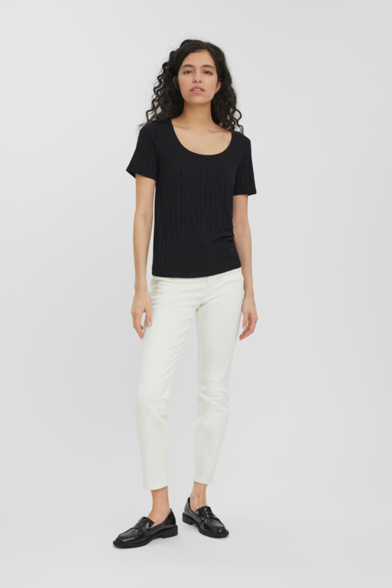 

Футболка Vero Moda, черный