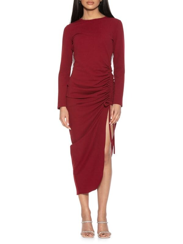 

Однотонное платье nikki с рюшами Alexia Admor Cranberry