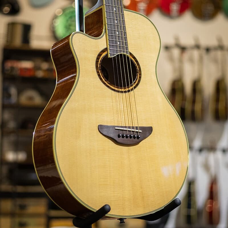 

Yamaha APX700IIL Серия APX Акустическая электрогитара для левшей