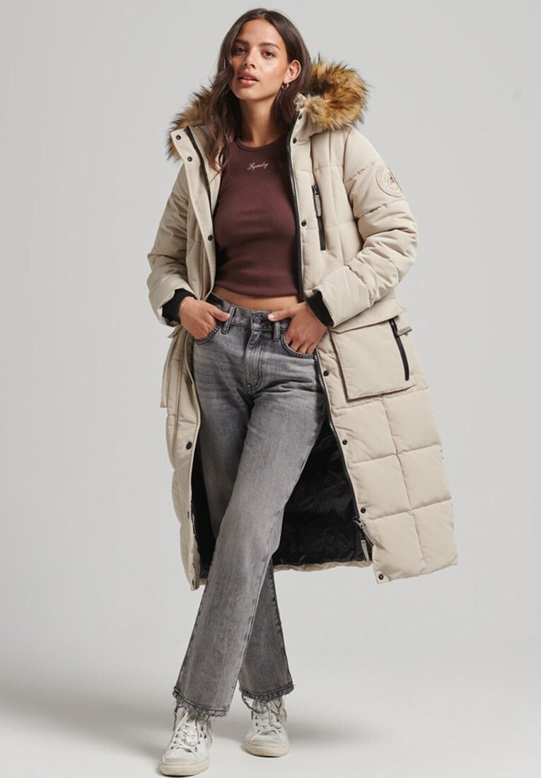 

Пальто зимнее Superdry, бежевый