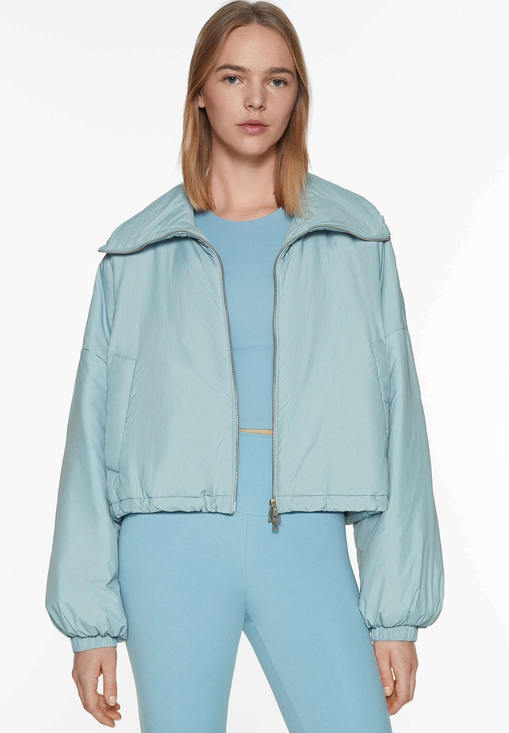 Зимняя куртка PADDED CROP OYSHO, цвет mottled light blue