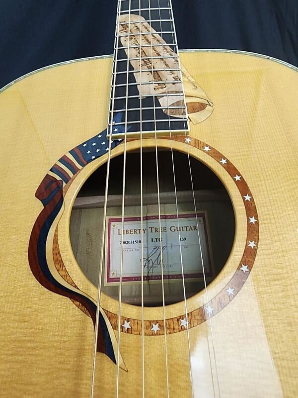

Гитара Taylor Liberty Tree 2002 года, ограниченная серия LTG