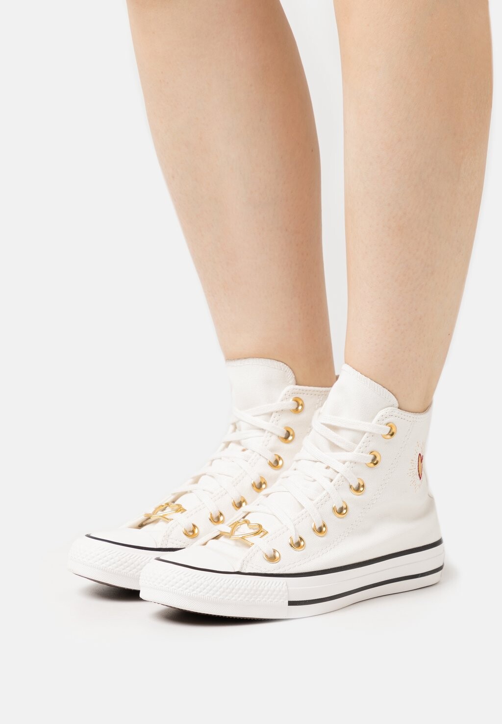 

Высокие кроссовки Converse