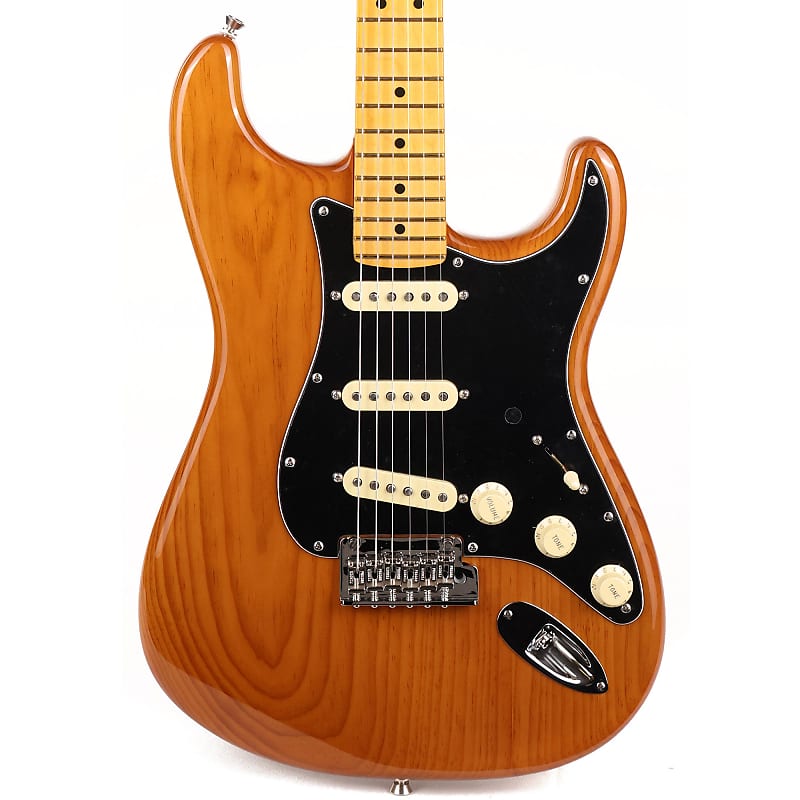 

Накладка на гриф Fender American Pro II Stratocaster из жареной сосны и клена