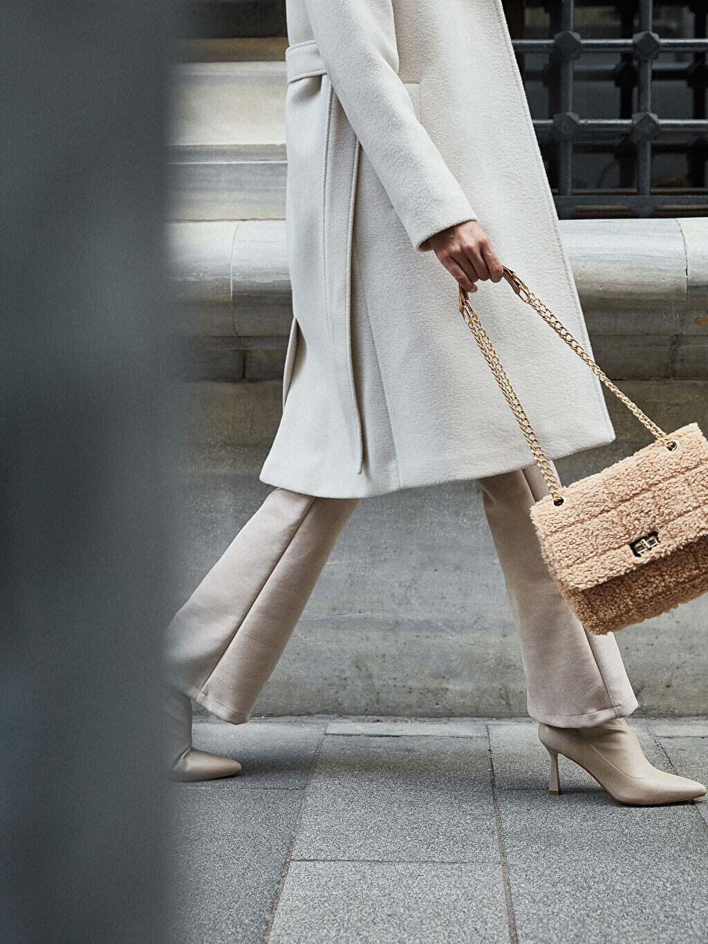 

Меховая стеганая Женская сумка через плечо с деталями LCW Accessories