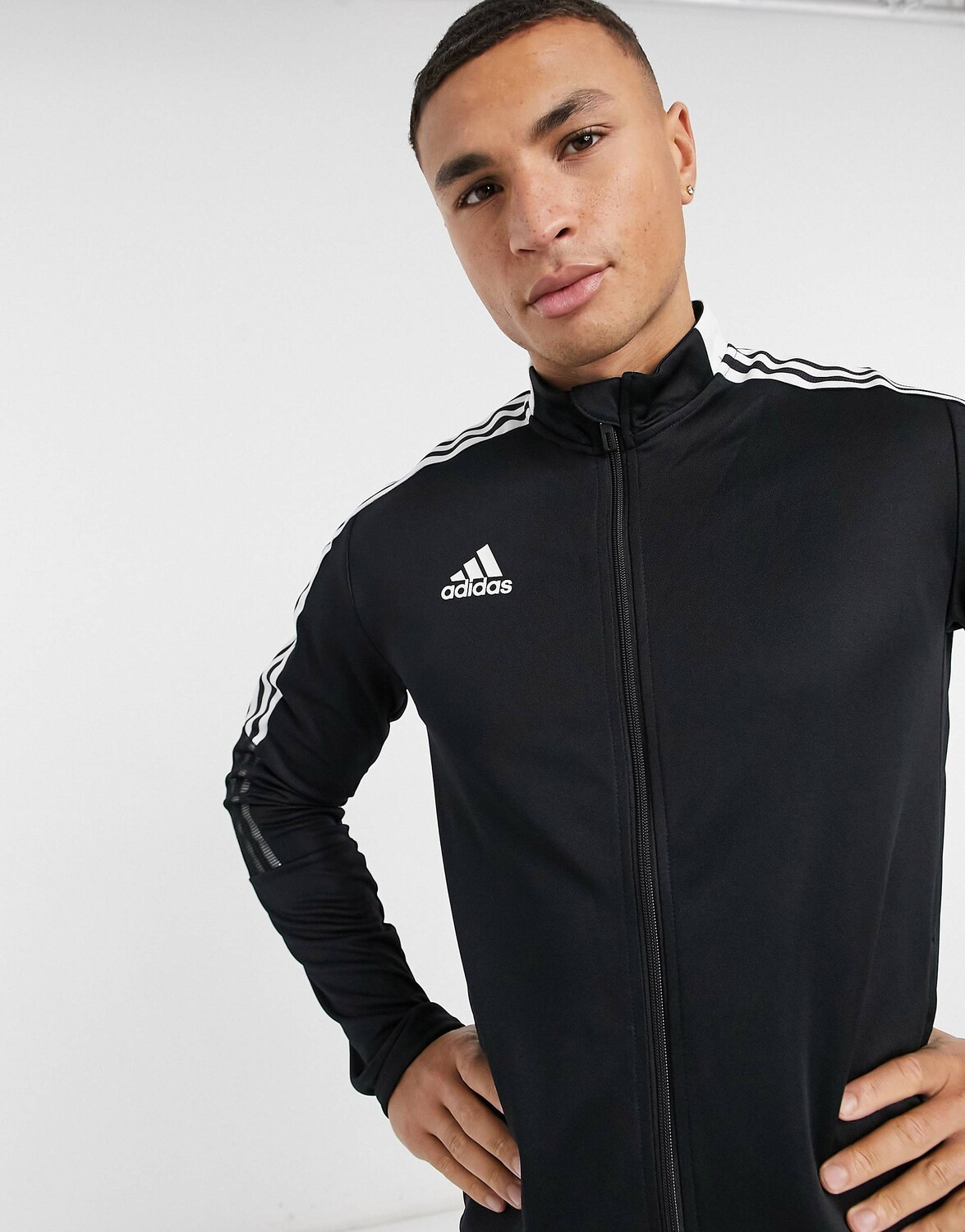 

Черная спортивная футболка на молнии adidas Football Tiro 21