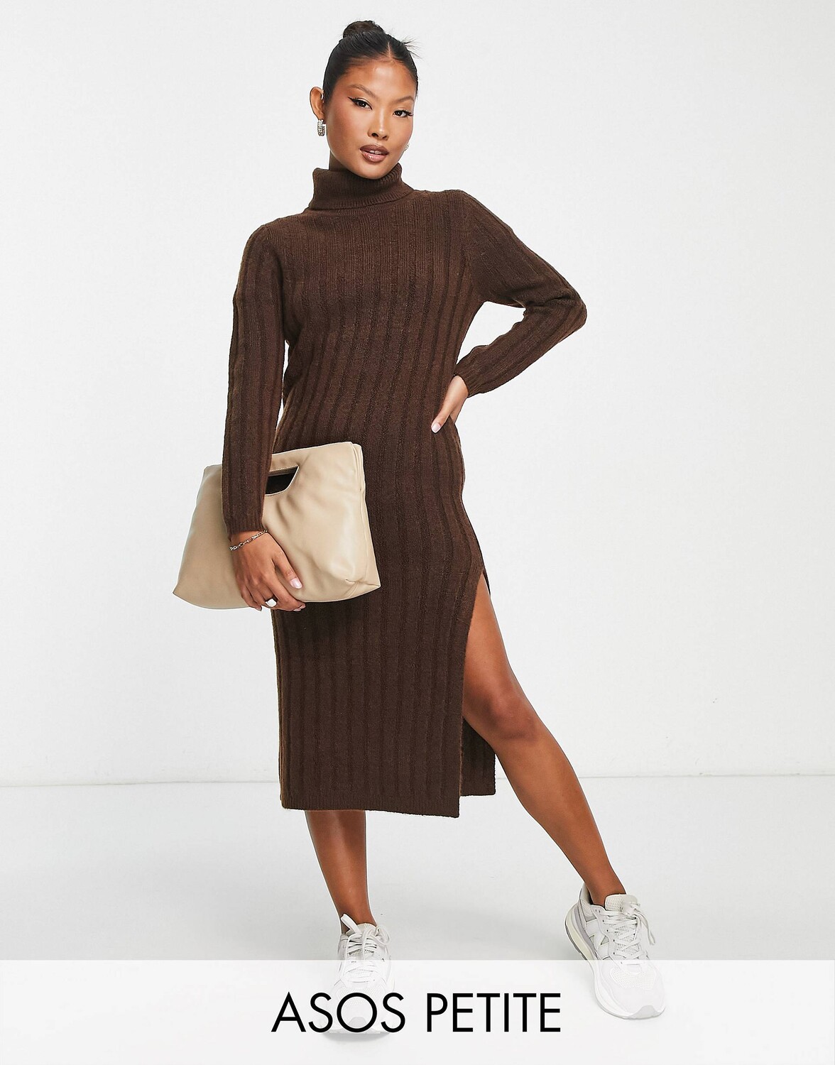 

Коричневое трикотажное платье миди с высоким воротником ASOS DESIGN Petite