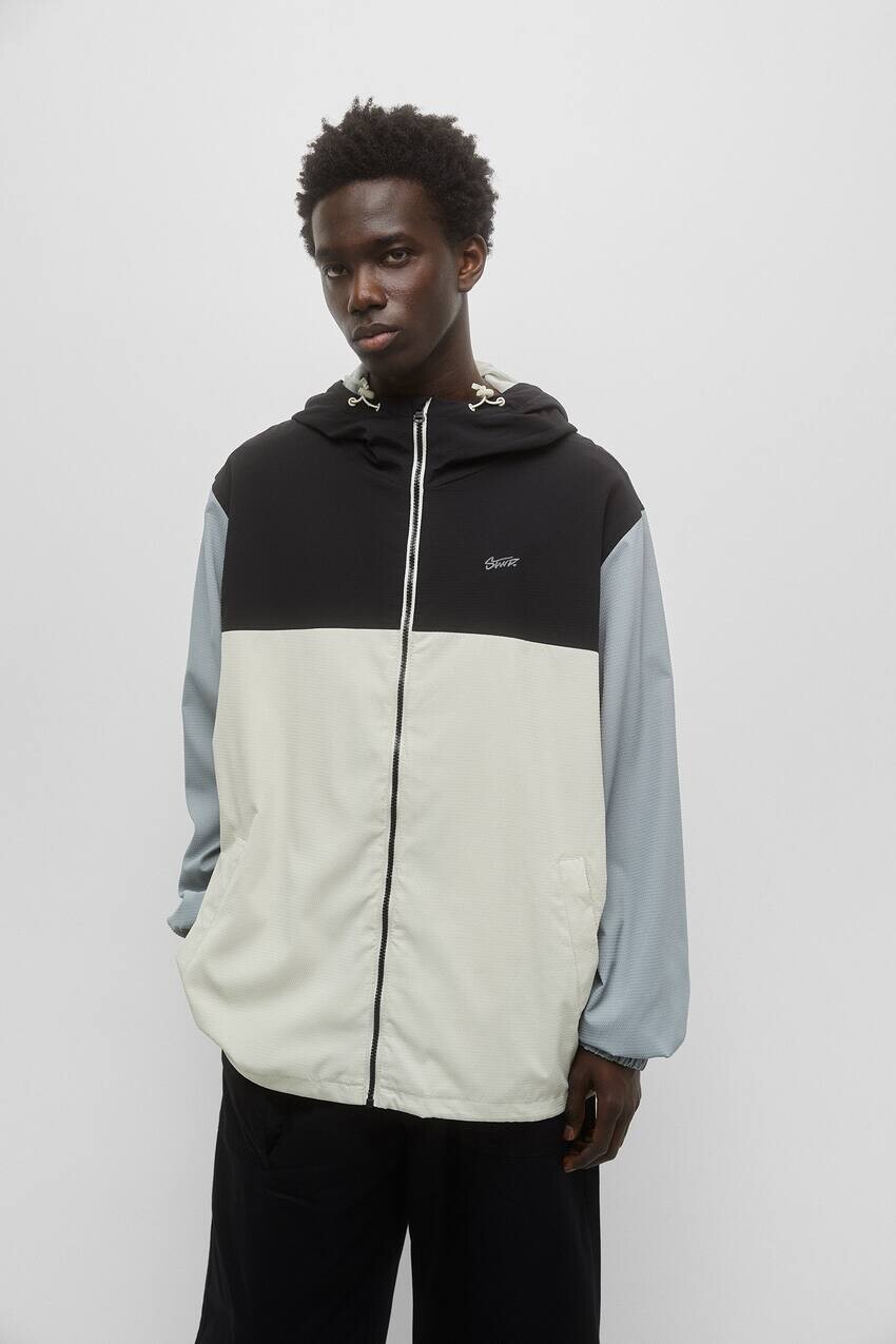 

Короткий плащ Pull&Bear, черный