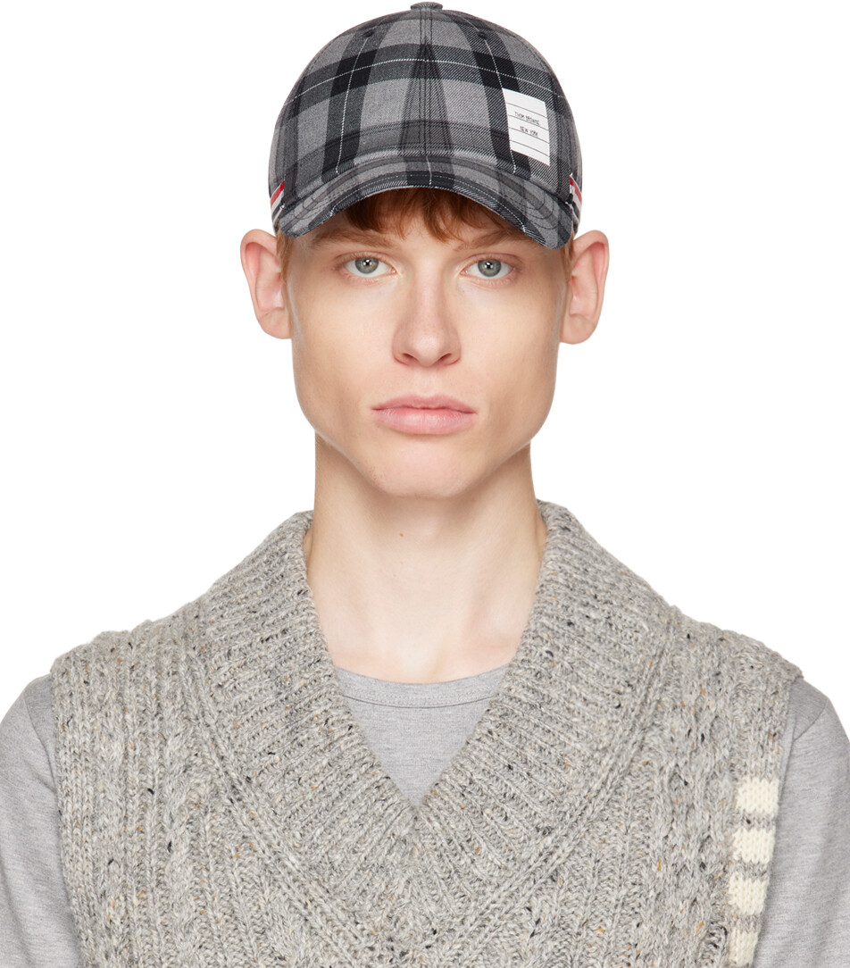 

Серая бейсболка Thom Browne