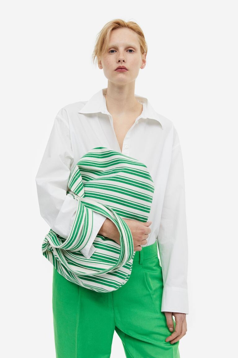 

Холщовая большая сумка H&M, зеленый/полосатый