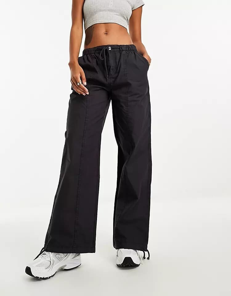 

Брюки-карго ASOS DESIGN Parachute With Seam Detail, темно-серый