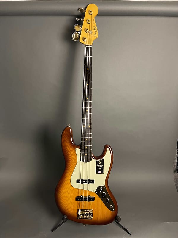 

Памятный джазовый бас-гитара Fender к 75-летию - 2-цветный взрыв бурбона 75th Anniversary Commemorative Jazz Bass