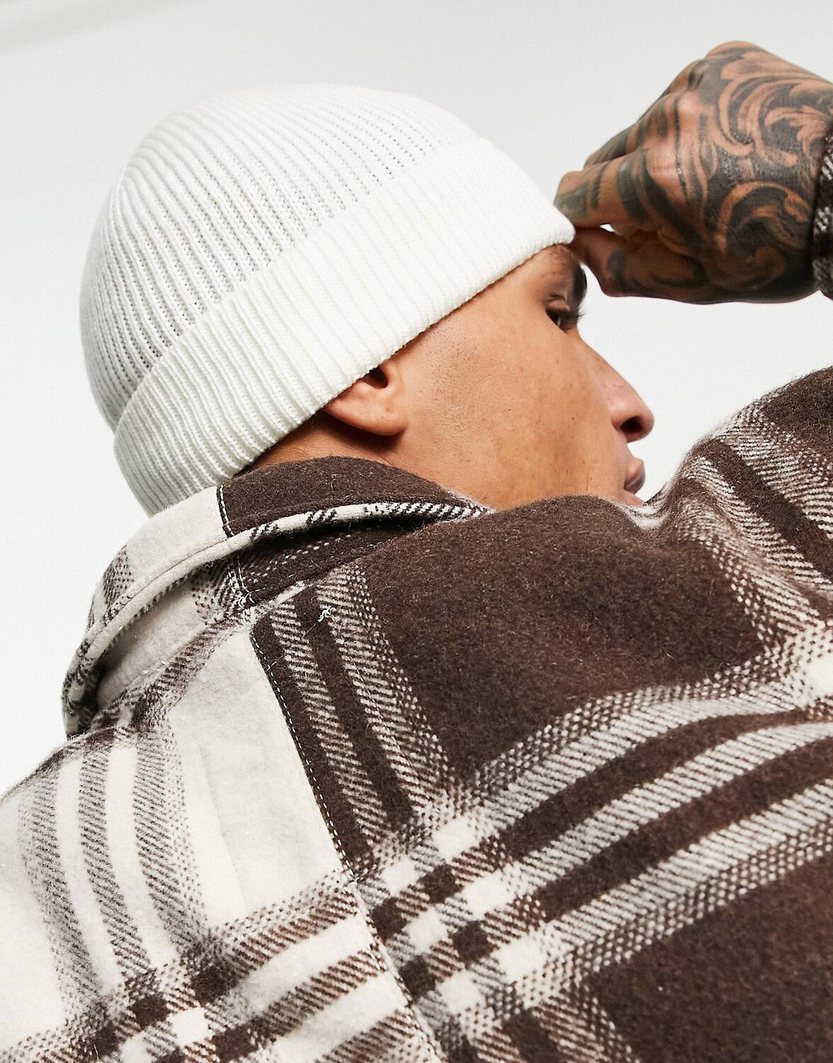 

Белая шапка-бини в рубчик ASOS DESIGN fisherman