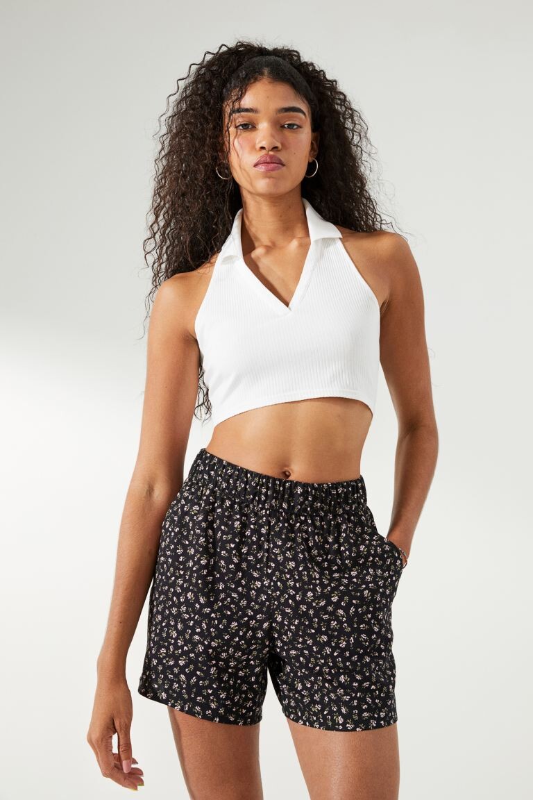 

Широкие шорты H&M, черный/маленькие цветы
