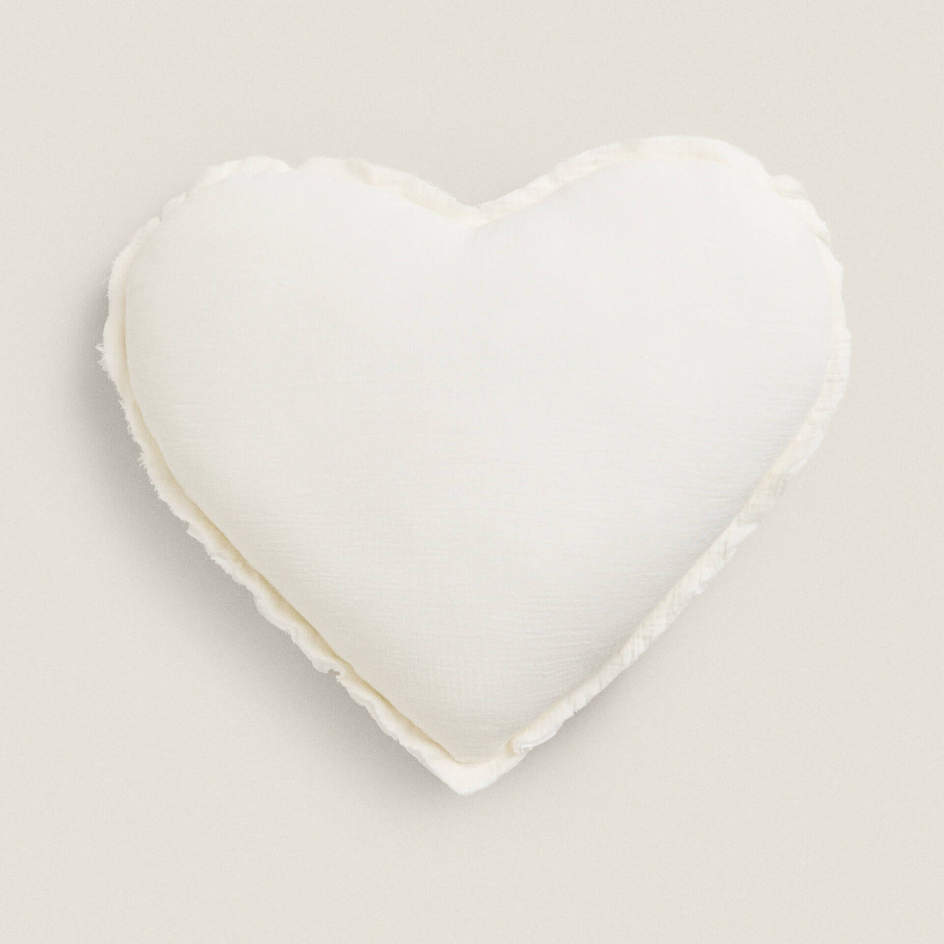 Детская подушка Zara Home Heart, экрю детская бархатная подушка в форме головы для новорожденных подушка из пены с эффектом памяти подушка в форме сердца детская подушка