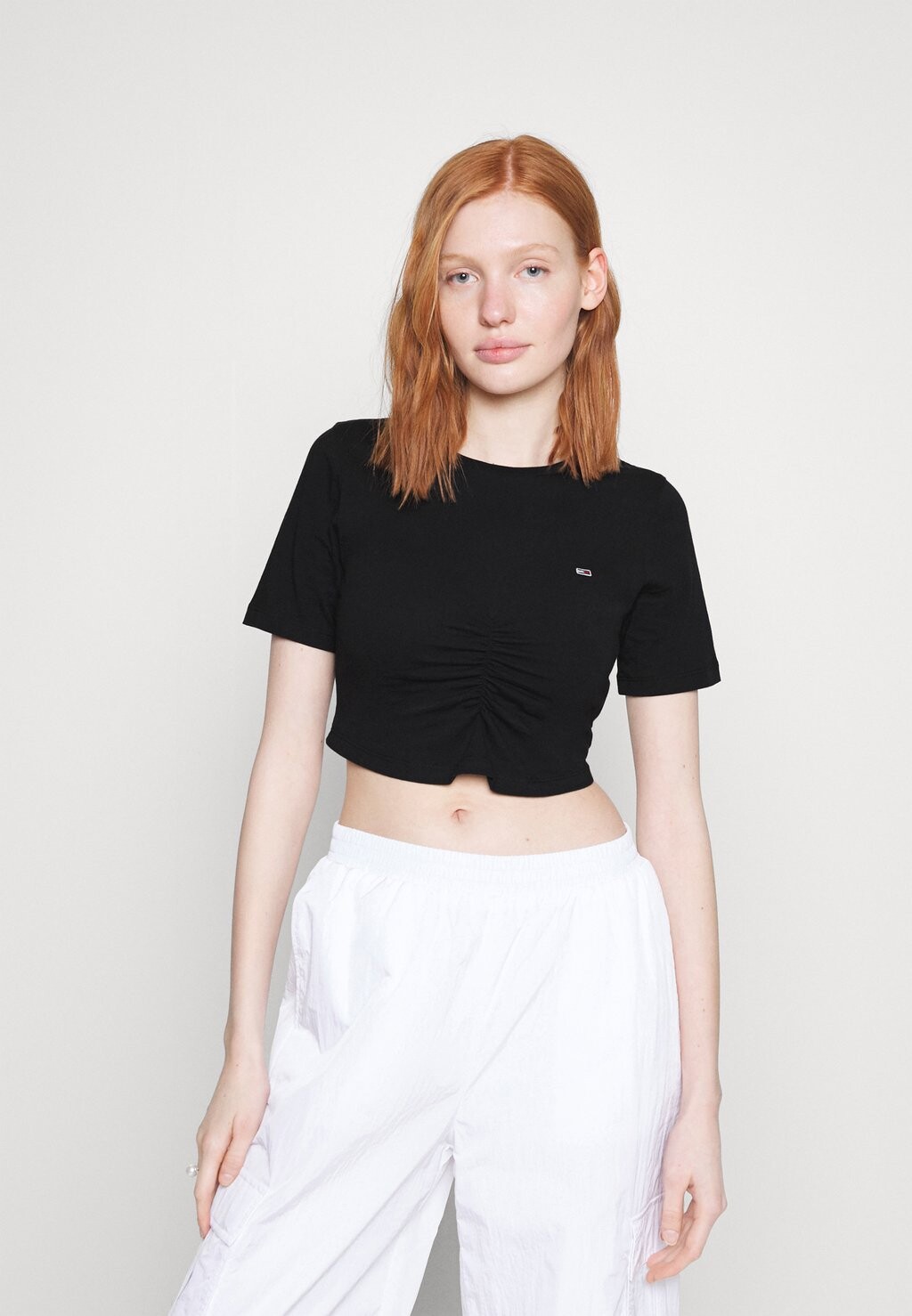

Базовая футболка Tommy Jeans, черный