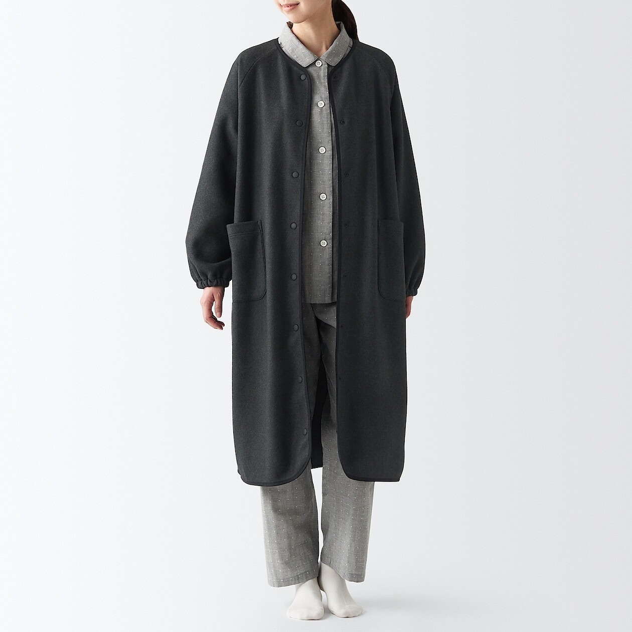 

Длинный кардиган из гладкого флиса MUJI, угольно-серый
