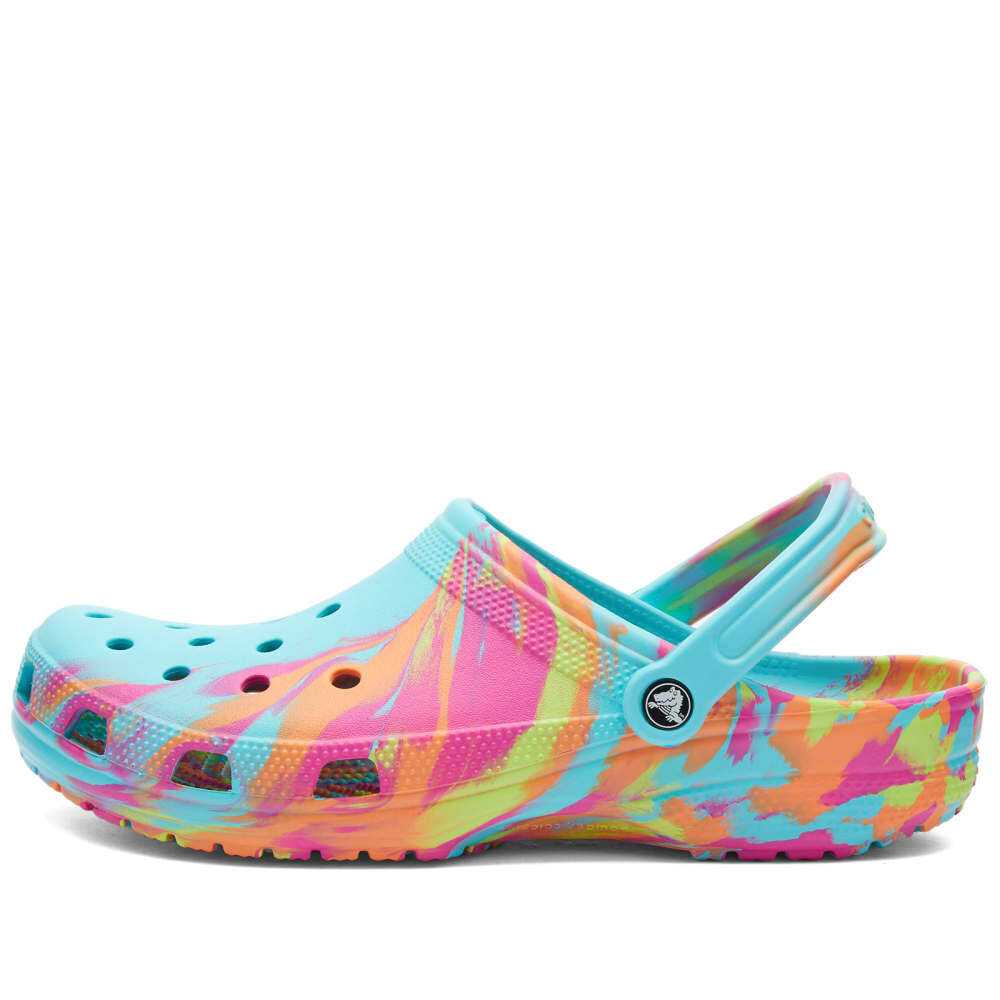 

Классические мраморные сабо Crocs, мультиколор