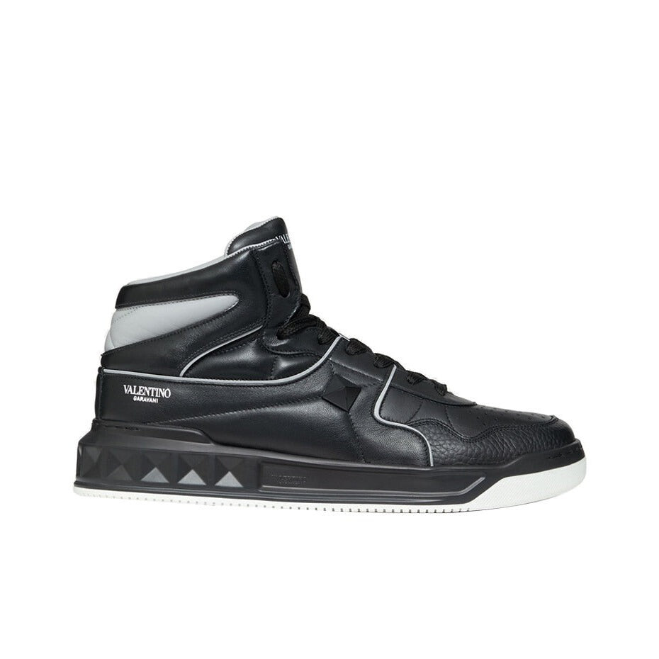 

Кроссовки мужские Valentino One Stud High-Top, черный