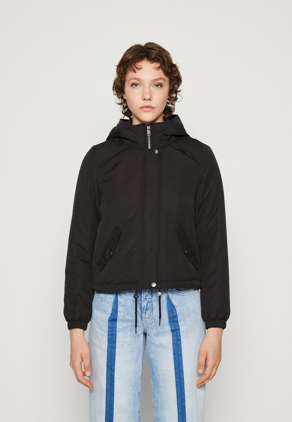 

Демисезонная куртка Vero Moda, черный