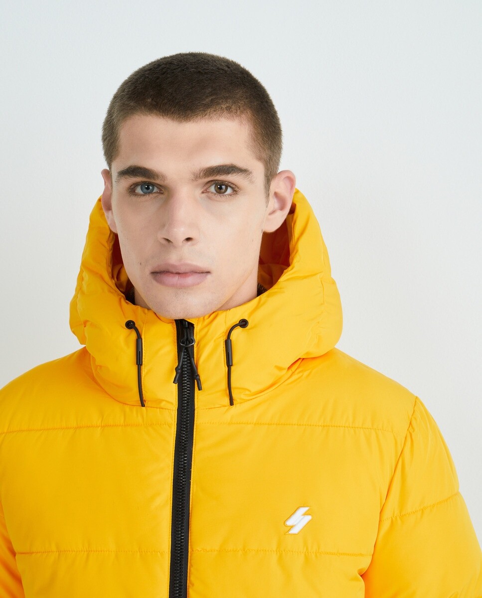 

Спортивная ватная куртка с капюшоном Superdry, желтый